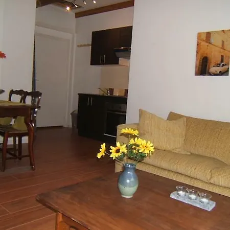 De La Rasclose Apartment *