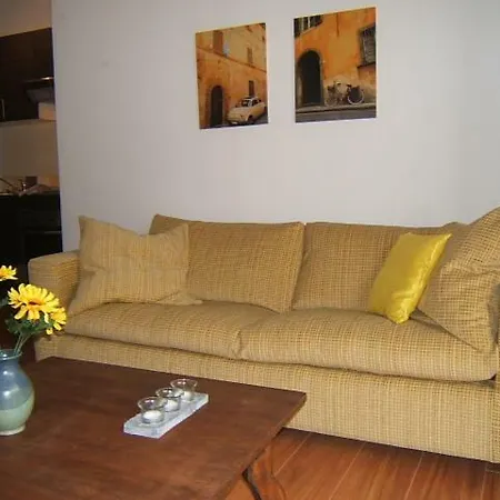 De La Rasclose Apartment *