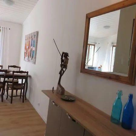 De La Rasclose Apartment *